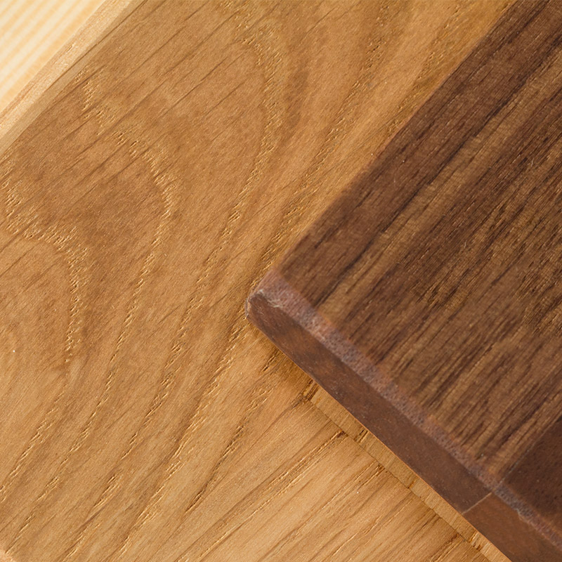 Material Holz: Eiche und Nussbaum LHK-Manufaktur